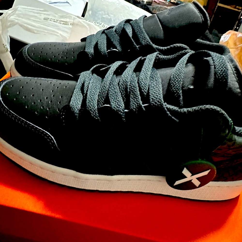 Nike Jordan one lows size 6 boys size 7.5 women elephant green almost black